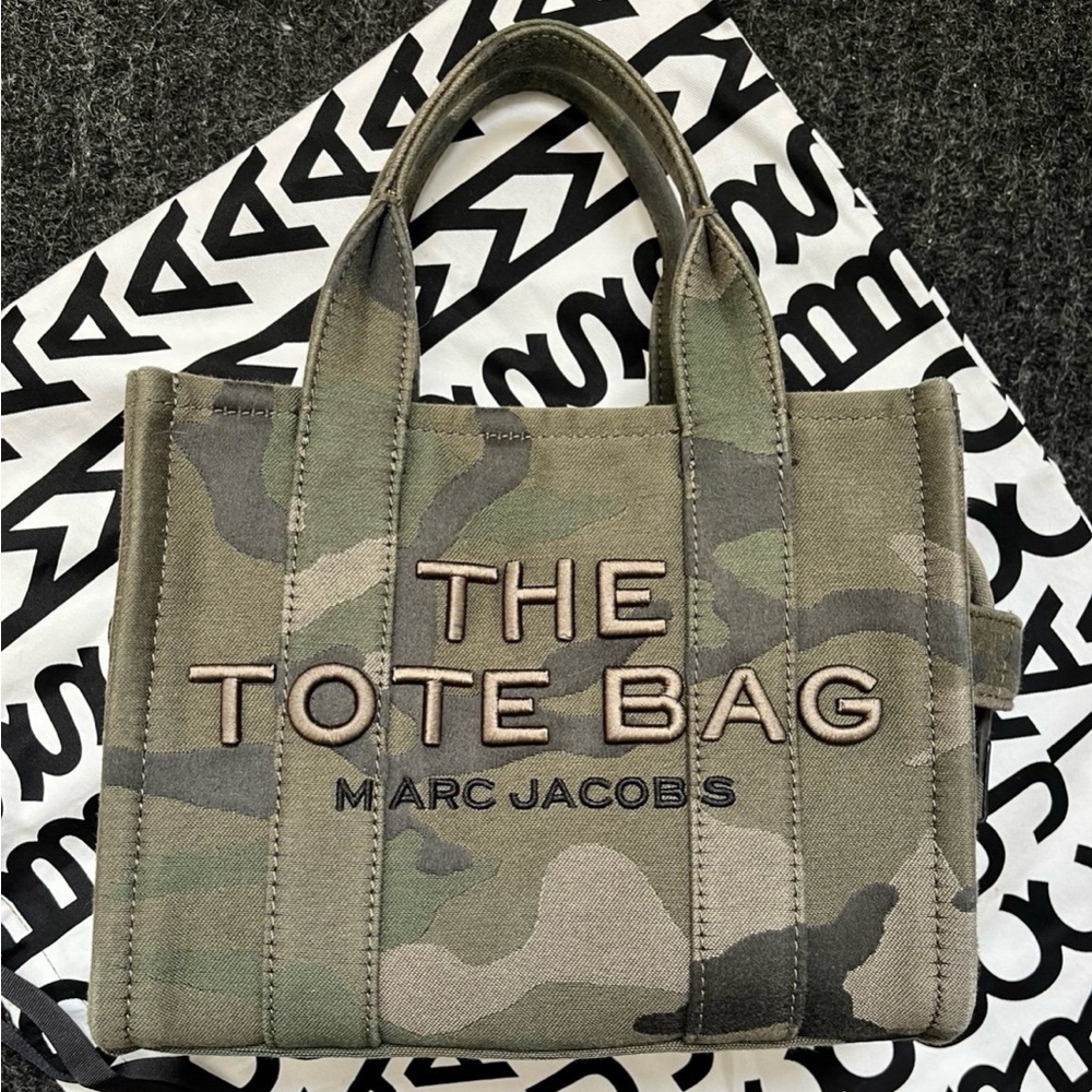 Marc Jacobs The Camo Traveler Small tote